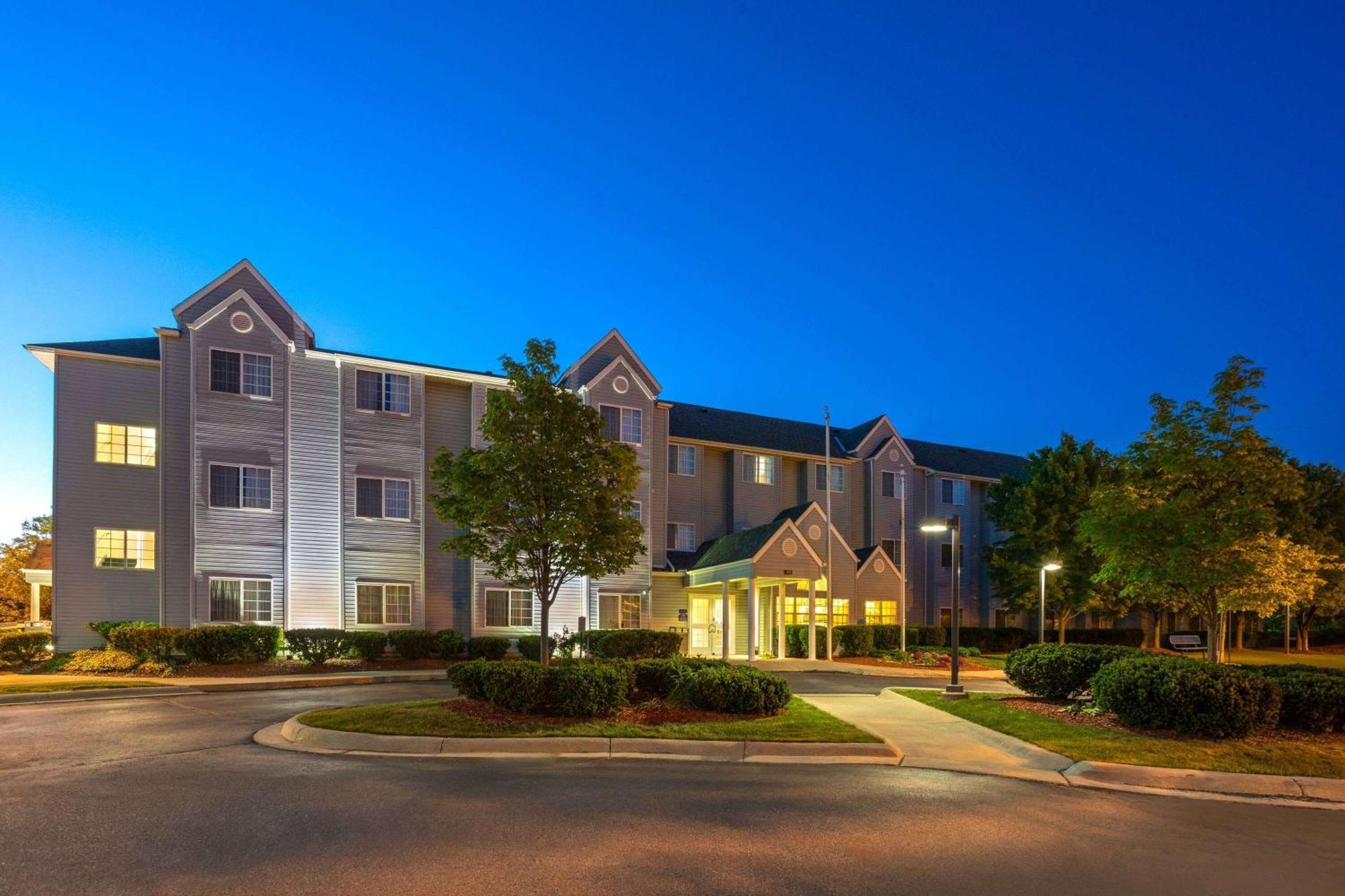 Microtel Inn & Suites By Wyndham Ann Arbor Exterior photo