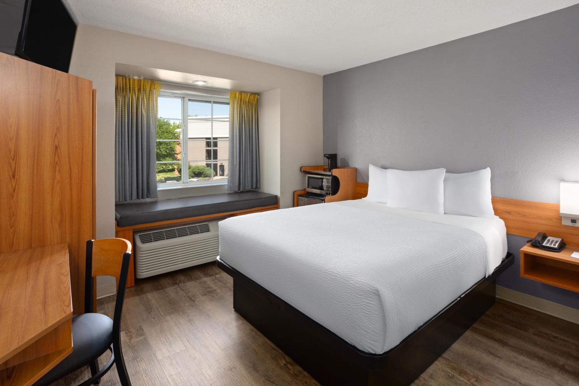 Microtel Inn & Suites By Wyndham Ann Arbor Exterior photo